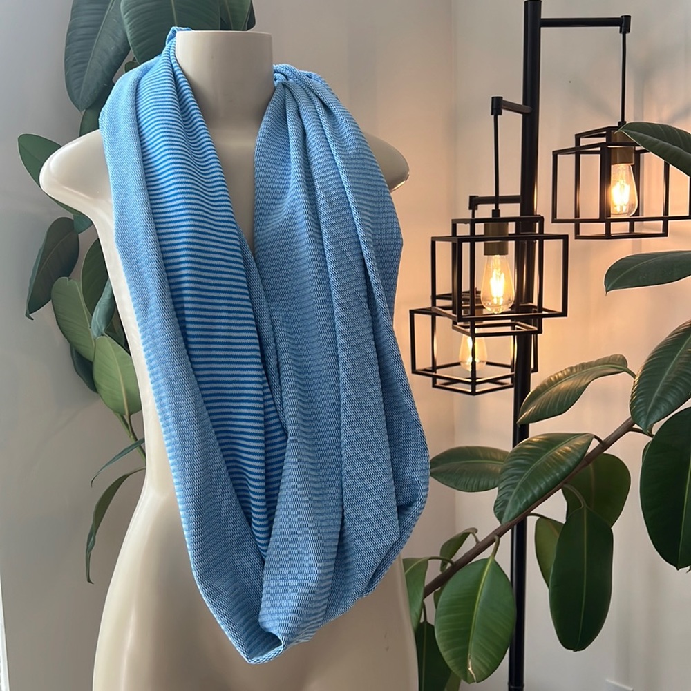 Lululemon Vinyasa Scarf | Blue